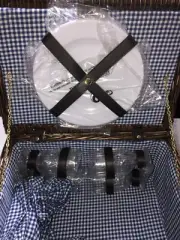 Large Wicker Picnic Basket With Cups Flatware Set Utensils Basket 25 Pc