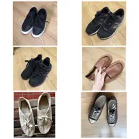 在飛比找蝦皮購物優惠-二手女鞋 new balance 帆布鞋 小白鞋 小黑鞋 懶