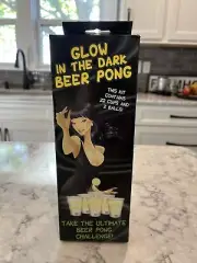 2011 NIB Glow In The Dark Beer Pong 22 Cups , Two Balls
