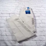 NWT Dockers Pleated Classic Fit Beige Khakis Chinos Mens Pants 32x30