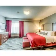 Only 1 Mile From The Ohio State University! | Heated Indoor Pool + Fitness Center