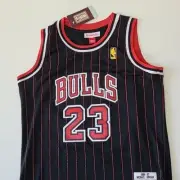 Mitchell & Ness youth boys Michael Jordan Chicago Bulls 1996-97 Medium Jersey