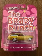 Hot Wheels Retro Entertainment Brady Bunch '71 Plymouth Satellite Station Wagon