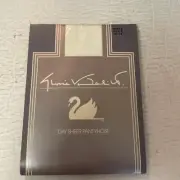 Gloria Vanderbilt Pantyhose Day Sheer Sandlefoot Color White Size E