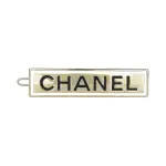 【CHANEL 香奈兒】CHANEL黑字LOGO金屬飾琺瑯邊壓釦式方形髮夾(金)