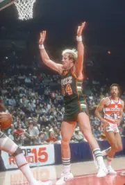 Kent Benson Milwaukee Bucks in action v the Washington Bullets at - Old Photo 7