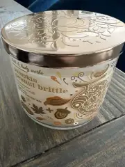 Bath And Body Works Pumpkin Peanut Brittle 3wick 14.5 oz Candle