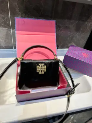 【二手包包】托里伯奇Tory Burch Britten 漆皮手提包光澤平整的皮面，小巧精致的戴妃造型，一見 NO.7634