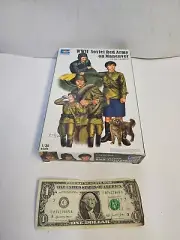 Trumpeter 0412 WWII Soviet Red Army on Maneuver 1/35 Scale Model New Sealed
