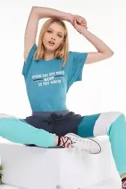 WILDFOX Yoga & Beer Manchester Graphic Tee Shirt, Tide ( M )