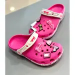 CROCS CLASSIC KIDS X 芭比包括 JIBBITS 原創