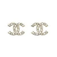 在飛比找Yahoo奇摩購物中心優惠-CHANEL雙C LOGO鑲嵌珍珠飾鑲鑽設計穿式耳環(淡金)