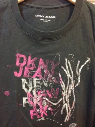 DKNY JEANS 黑色T恤
