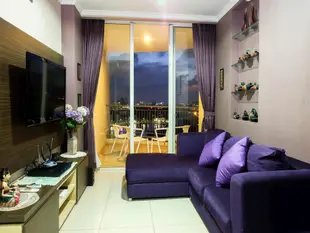 Spacious & Seaview 2BR Ancol Mansion By Travelio