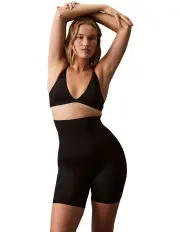 [Calvin Klein] Invisibles Micro Mid Thigh Short in Black