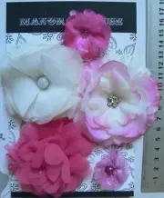CERISE DEEP PINK / IVORY Fabric 5 Flower Pk approx 35-85mm across ManorHouse Y4