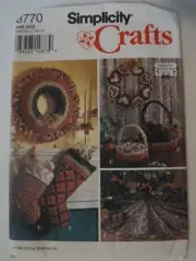 Simplicity 8770 Decorations Wreath Tree Skirt Ornaments Holiday Sewing Pattern
