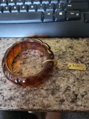 NWT vintage IMAN Cinnamon Lucite cuff bracelet estate pc