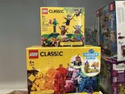 LEGO CLASSIC: Creative Transparent Bricks (11013) Monkeys (11031)