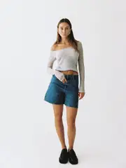 Signature Mid Relaxed Short