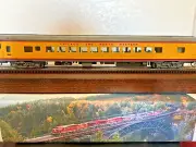 CHICAGO NORTHWESTERN - PULLMAN "THRU CAR " 44 seat COACH HO Scale - NEW RTR OOP
