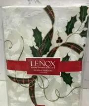 NEW Lenox CHRISTMAS HOLIDAY Nouveau 60 x 104 OBLONG Rectangle TABLECLOTH - HOLLY