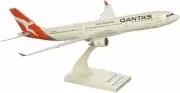 Skymarks SKR928 Qantas Airbus A330-300 New Livery Desk Top Model 1/200 Airplane