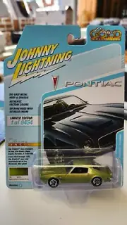 Johnny Lightning Classic Gold Collection '72 Pontiac Firebird Formula Version A