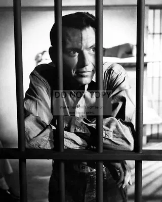 FRANK SINATRA IN "THE MAN WITH THE GOLDEN ARM" - 8X10 PUBLICITY PHOTO (EP-741)