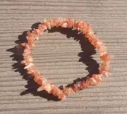 NATURAL SUNSTONE STONE GEMSTONE STRETCHY CHIP BRACELET