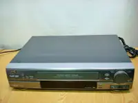 在飛比找Yahoo!奇摩拍賣優惠-@【小劉2手家電】JVC VHS錄放影機,HR-VP628U