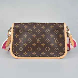 LV M46049 DIANE 花紋LOGO寬版背帶設計Monogram帆布滾邊牛皮手提斜背包(咖啡x桃紅)