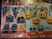 Lot Of 2 New Decoration Kits Childrens Parties The Incredibles Emojis Birthdays