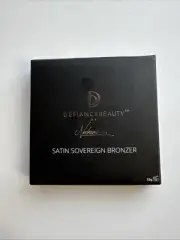 Defiance Beauty Satin Sovereign Bronzer in Shade Goddess Glow True Terracotta