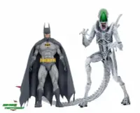 在飛比找Yahoo!奇摩拍賣優惠-【熱賣精選】蝙蝠俠周邊NECA蝙蝠俠 超人VS異形 雙人套裝