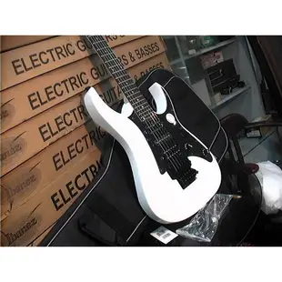 日本YAMAHA中古鋼琴批發倉庫 Ibanez白色楓木限量電吉他低價出售只要12600附音箱背袋調音器p.k.