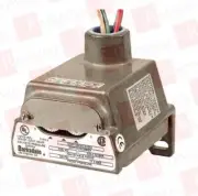 BARKSDALE VCD2H-A18SS-W28 / VCD2HA18SSW28 (BRAND NEW)