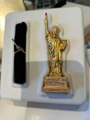 Statue of Liberty Solid Perfume Compact - Lady Liberty