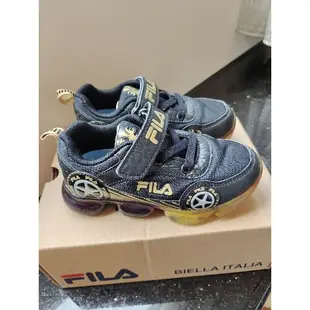 FILA 兒童鞋底發光黑金賽車鞋/兒童鞋/男童鞋/童鞋/幼童鞋/男童布鞋/男童鞋子/兒童跑步鞋/兒童發光鞋 16公分