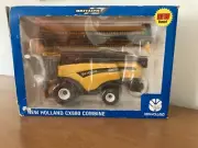 2002 Britains Ertl 1/32 scale New Holland CX880 Combine NIB