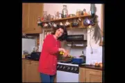 Actress Maureen Beattie photographed cooking at home circa 1997 Old Photo 1