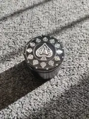 ACE of Spades Herb Grinder 2.5'' Large, Upgraded Sharpest Teeth