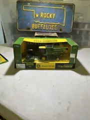 1/64 ERTL JOHN DEERE TURBO 7720 COMBINE /VINTAGE/ FARM TOY