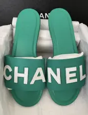 CHANEL CHA NEL LOGO GREEN LEATHER FLAT SHOES SLIDES MULES 37.5