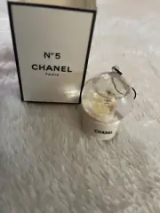 Chanel novelty limited edition No 5 mini snow globe dome ornament NIB