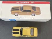 2001 Reader’s Digest 1969 Oldsmobile 442 Diecast Model Car NEW