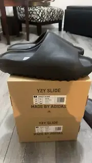 yeezy slide onyx size 12