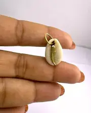 Vintage 18k Solid Gold Cowrie Sea Shell Pendant, Puka Shell Charm Pendant