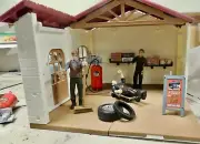 Multi use Building Kit 'Auto Shop' or 'Coffee House' includes Acces 1:18 Scale