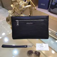 在飛比找Yahoo!奇摩拍賣優惠-UU代購#Prada 普拉達新款男士手包 黑色手拿包 錢包 